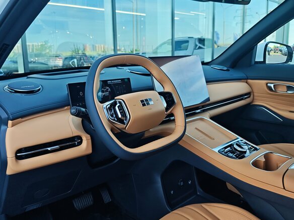2026 Geely EX5 Гибрид EM-i, белый, 3829990 рублей - вид 12