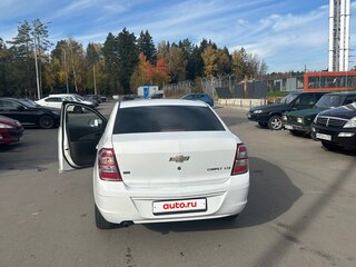 2014 Chevrolet Cobalt II, белый, 620000 рублей, вид 3