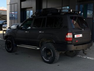 2004 Toyota Land Cruiser 105 100 Series Рестайлинг 1, чёрный, 2490000 рублей, вид 4