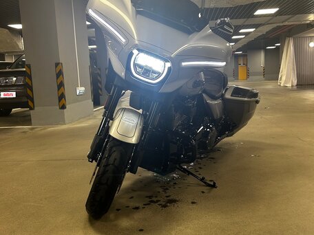 2023 Harley-Davidson CVO Street Glide, серый, 4200000 рублей, вид 4