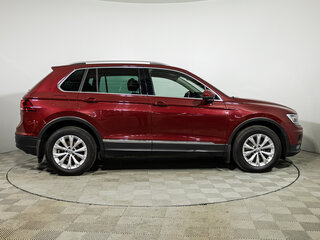 2017 Volkswagen Tiguan II, красный, 2249700 рублей, вид 4
