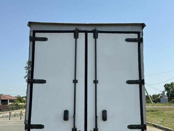 2013 Isuzu Elf (N-series), белый, 3750000 рублей - вид 24