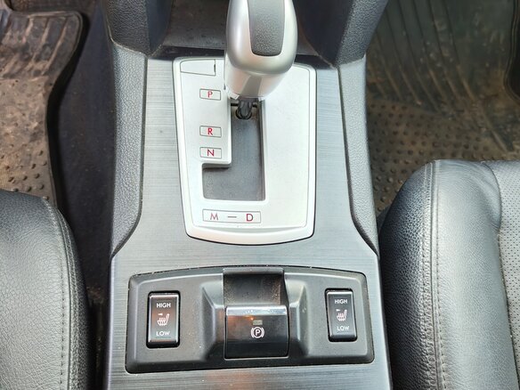 2013 Subaru Outback IV Рестайлинг, белый, 1500000 рублей - вид 16