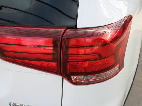 2019 Mitsubishi Outlander III Рестайлинг 3, белый - вид 17