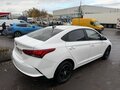 2021 Hyundai Solaris II Рестайлинг, белый, 1600000 рублей - вид 5