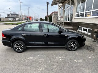 2017 Volkswagen Polo V Рестайлинг, чёрный, 1400000 рублей, вид 5
