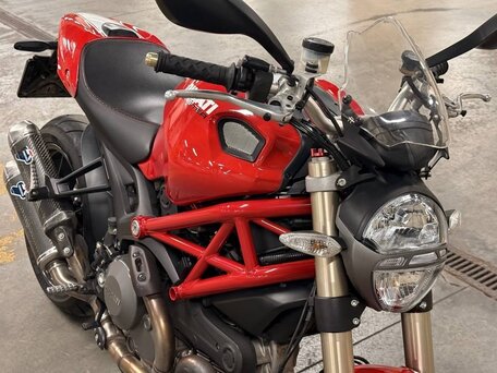 2011 Ducati Monster 1100, красный, 619000 рублей, вид 2