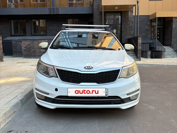 2015 Kia Rio III Рестайлинг, белый, 550000 рублей