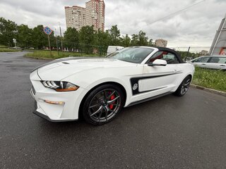 2018 Ford Mustang VI Рестайлинг, белый, 2950000 рублей, вид 3