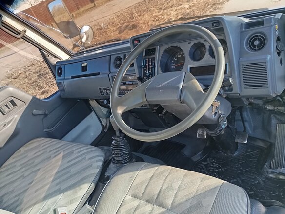 1994 Toyota Dyna, белый, 550000 рублей - вид 7