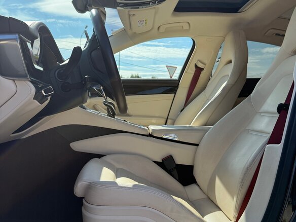 2021 Porsche Panamera 4 Executive II Рестайлинг, чёрный - вид 4