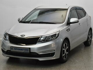 2016 Kia Rio III Рестайлинг, серебристый, 1045000 рублей, вид 1