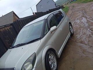2003 Toyota Opa I Рестайлинг, серебристый, 530000 рублей, вид 1