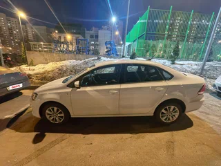 2018 Volkswagen Polo V Рестайлинг, белый, 1000000 рублей, вид 3