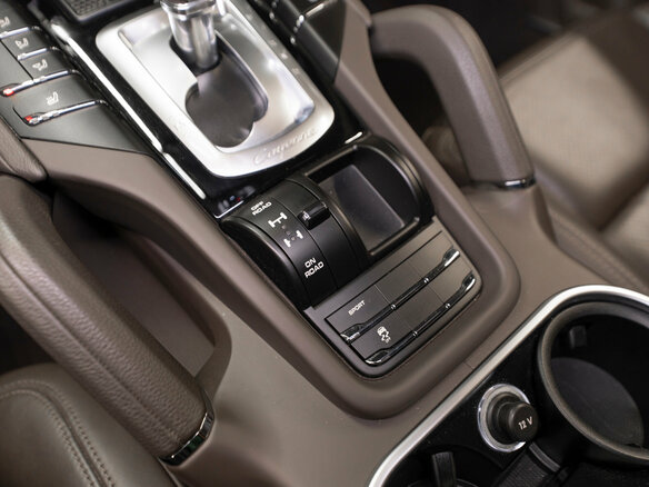 2017 Porsche Cayenne Diesel II Рестайлинг (958), белый, 4100000 рублей - вид 24