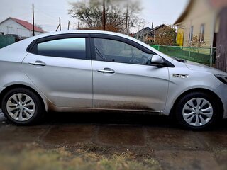 2016 Kia Rio III Рестайлинг, серебристый, 830000 рублей, вид 5