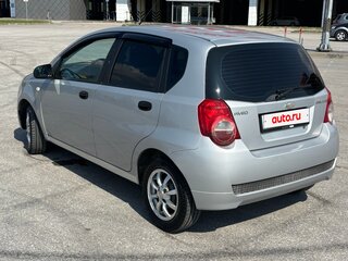 2010 Chevrolet Aveo I Рестайлинг, серебристый, 330000 рублей, вид 2