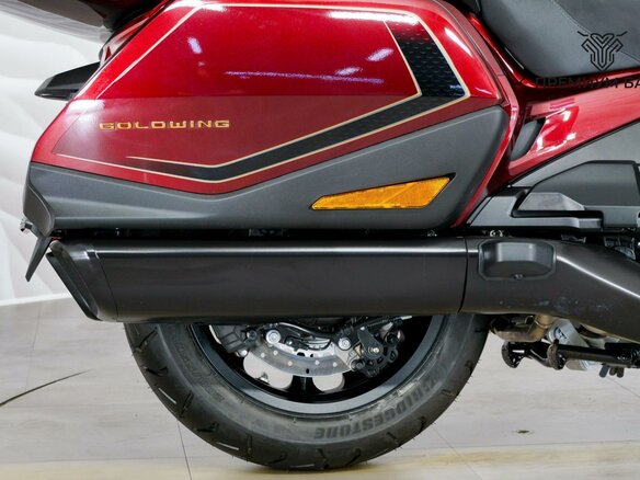 2025 Honda GL 1800 Gold Wing, красный, 3599000 рублей - вид 8