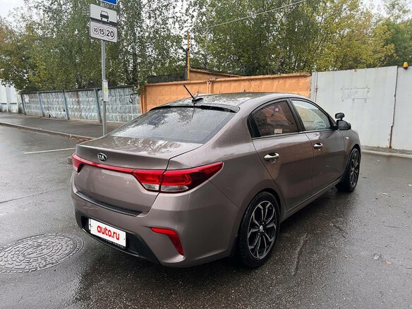 2018 Kia Rio IV, коричневый, 1550000 рублей - вид 6