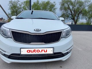 2017 Kia Rio III Рестайлинг, белый, 1250000 рублей, вид 1