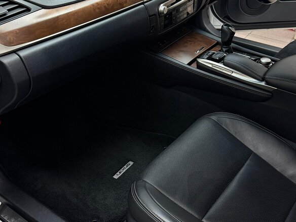 2018 Lexus GS 300h IV Рестайлинг, белый, 3500000 рублей - вид 7