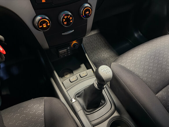 2013 SsangYong Actyon II, коричневый, 599000 рублей - вид 18
