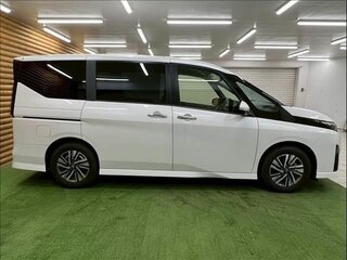 2025 Nissan Serena VI (C28), белый, 2548700 рублей, вид 5