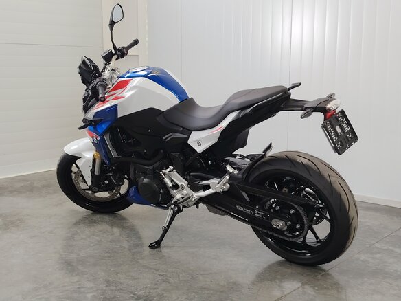 2024 BMW F 900 R, белый - вид 5