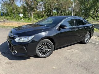 2015 Toyota Camry VII (XV50) Рестайлинг, чёрный, 1720000 рублей, вид 1