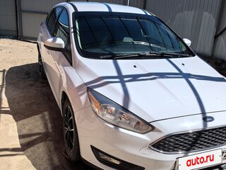 2017 Ford Focus III Рестайлинг, белый, 900000 рублей, вид 1