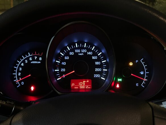 2012 Kia Rio 4-speed III, красный, 750000 рублей - вид 10