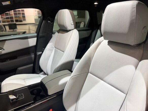 2025 Land Rover Range Rover Velar I Рестайлинг, белый, 8990000 рублей - вид 14