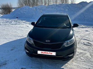 2015 Kia Rio III Рестайлинг, чёрный, 990000 рублей, вид 2