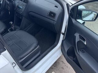 2018 Volkswagen Polo V Рестайлинг, белый, 595000 рублей, вид 5