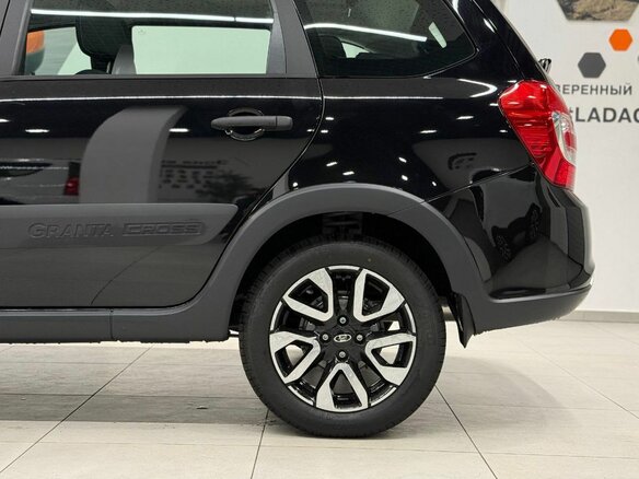 2026 Lada (ВАЗ) Granta Cross I Рестайлинг, чёрный, 1366000 рублей - вид 5
