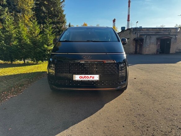 2023 Hyundai Staria I, чёрный - вид 2