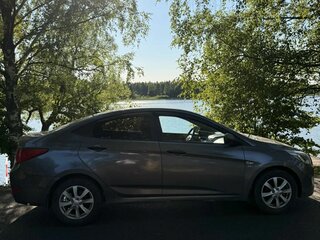 2015 Hyundai Solaris I Рестайлинг, серый, 830000 рублей, вид 4