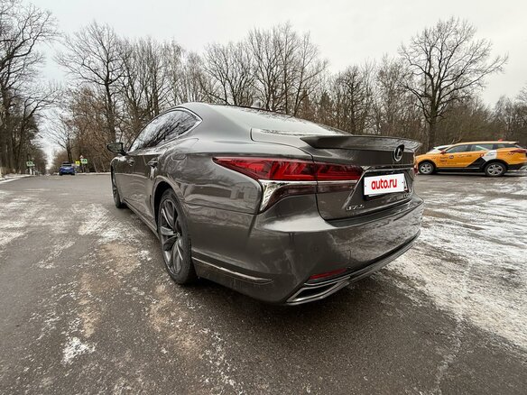 2018 Lexus LS 500 V, серый, 4900000 рублей - вид 11
