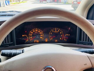 2003 Nissan Elgrand II (E51), белый, 830000 рублей, вид 3