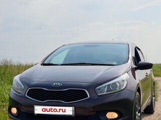 2015 Kia Ceed II Рестайлинг, коричневый, 740000 рублей, вид 3