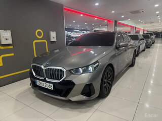 2025 BMW 5 серии 520i VIII (G60/G61/G68), серебристый, 6589191 рублей, вид 1