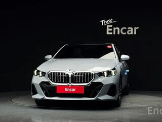 2025 BMW 5 серии 520i VIII (G60/G61/G68), серебристый, 7143521 рублей, вид 2