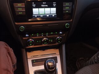 2015 Skoda Octavia III (A7), белый, 999999 рублей, вид 5