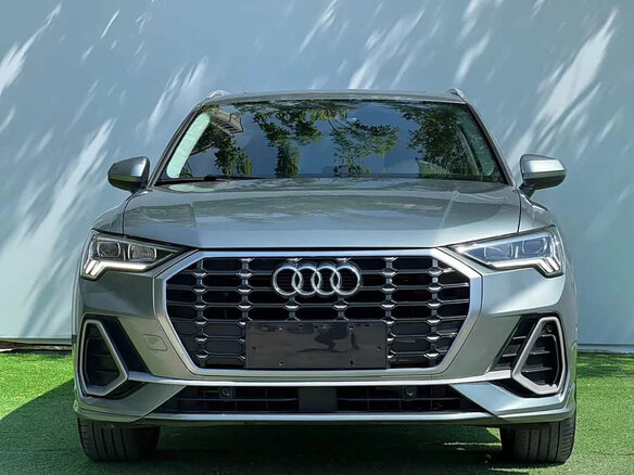 2022 Audi Q3 35 TFSI II (F3), серебристый