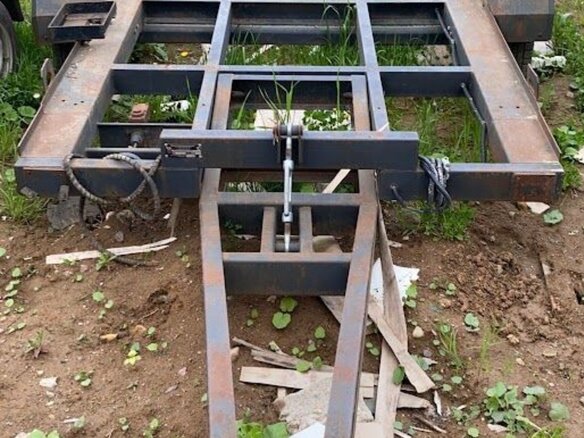 2011 ТрансПневмоХолдинг ПТСТ 2x4, чёрный, 300000 рублей - вид 1