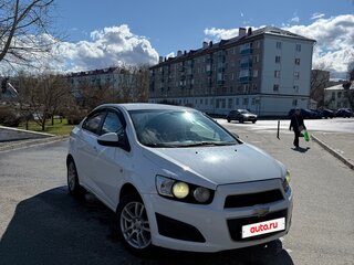 2014 Chevrolet Aveo II, белый, 700000 рублей, вид 1