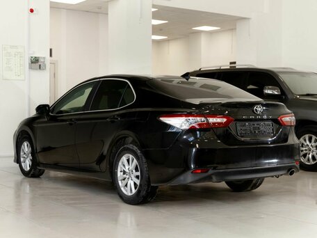 2019 Toyota Camry VIII (XV70), чёрный, 2700000 рублей, вид 4