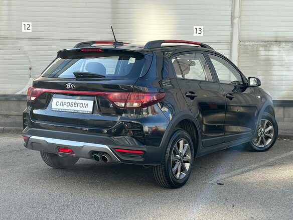 2021 Kia Rio X IV Рестайлинг, чёрный, 1619000 рублей - вид 4