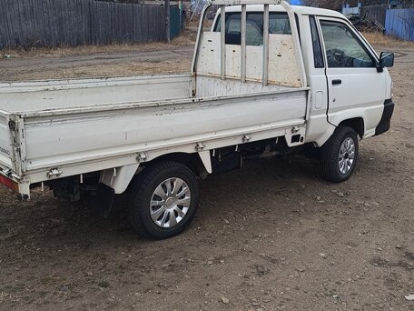 2000 Toyota TownAce, белый, 950000 рублей, вид 3