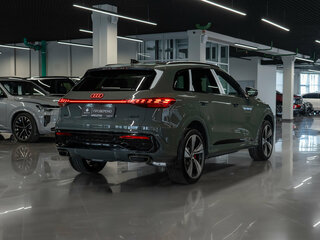 2026 Audi Q5 L III (GU), зелёный, 7500000 рублей, вид 4